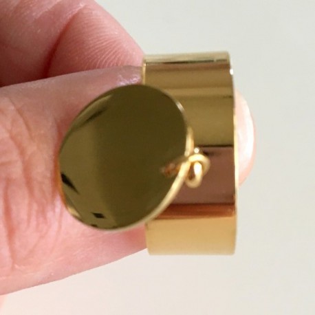 Bague dorée à l'or fin pendentif rond martelé / Bague pampille réglable /  Bague femme ajustable / Cadeau femme / Bague pendentif