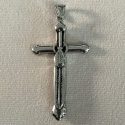 Pendentif croix avec plume acier HPD66